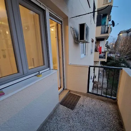 Your Place In Apartman *